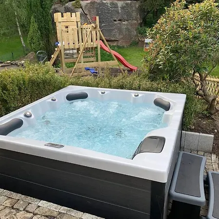 Waldferienhaus Dunja Mit Whirlpool, Sauna U Garten *