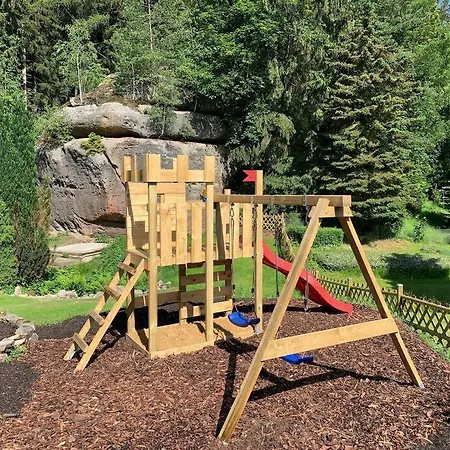 Wellness & Wirlpool-oase Am Wald - Waldferienhaus Dunja In Oybin Nyaraló *